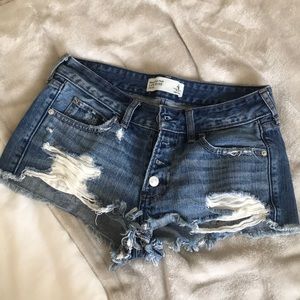 abercrombie & fitch distressed shorts